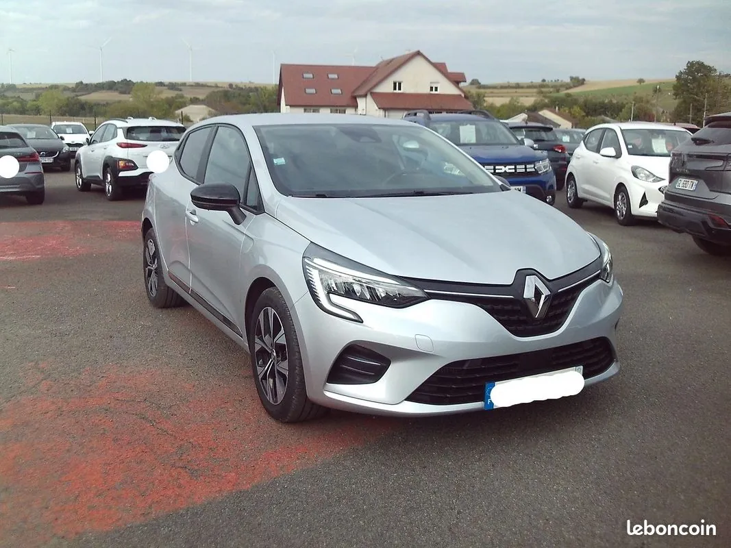 Renault Clio 2023 photo 2