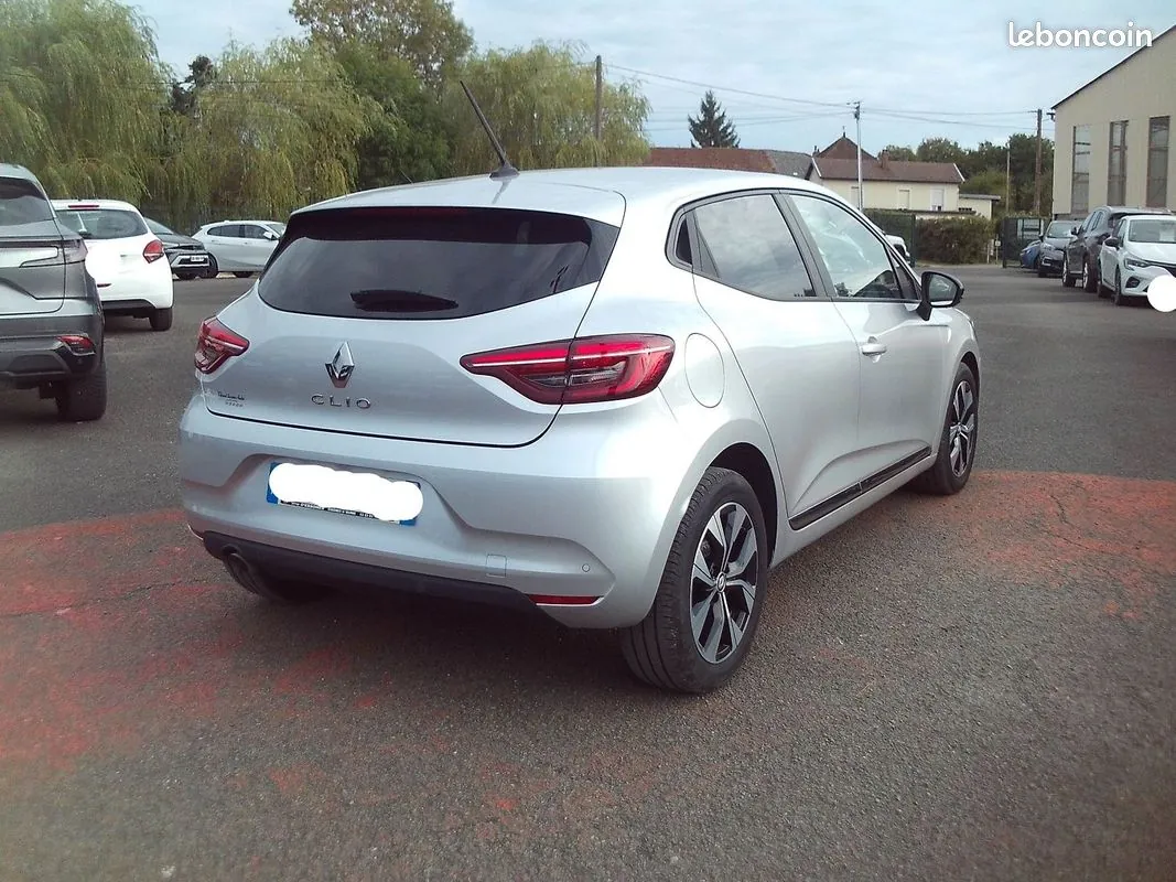 Renault Clio 2023 photo 3