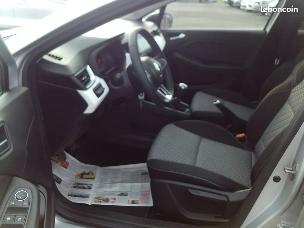 Renault Clio 2023 photo 5