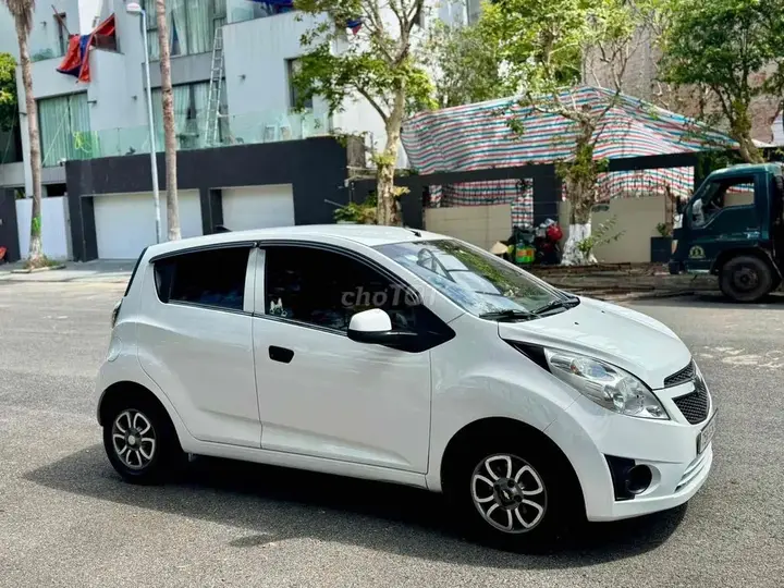 Chevrolet Spark 2011 photo 3