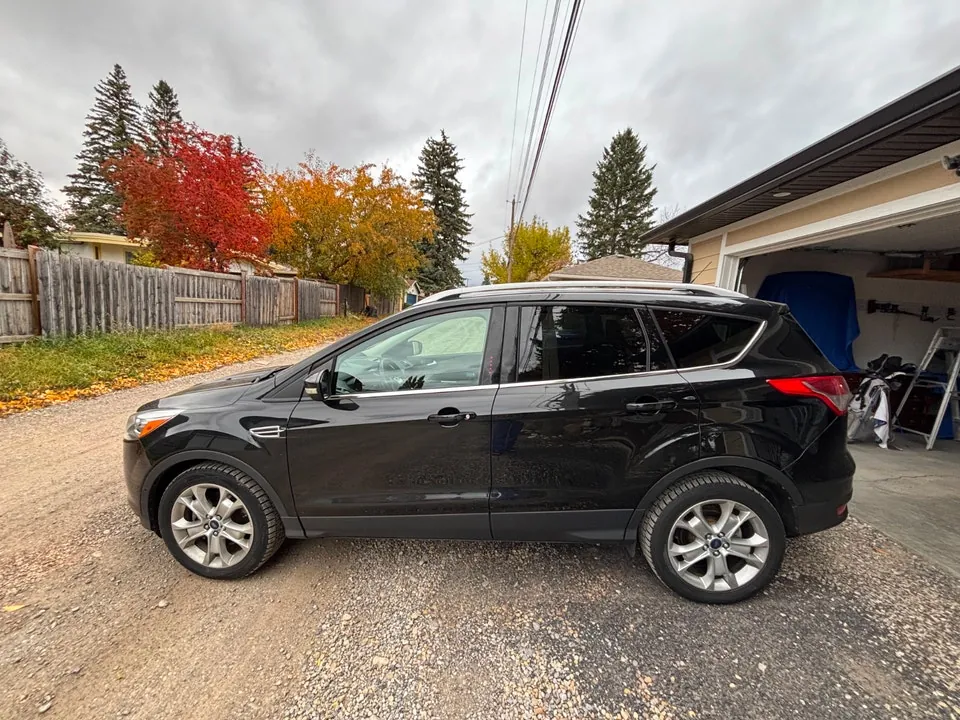 Ford Escape 2015 photo 2