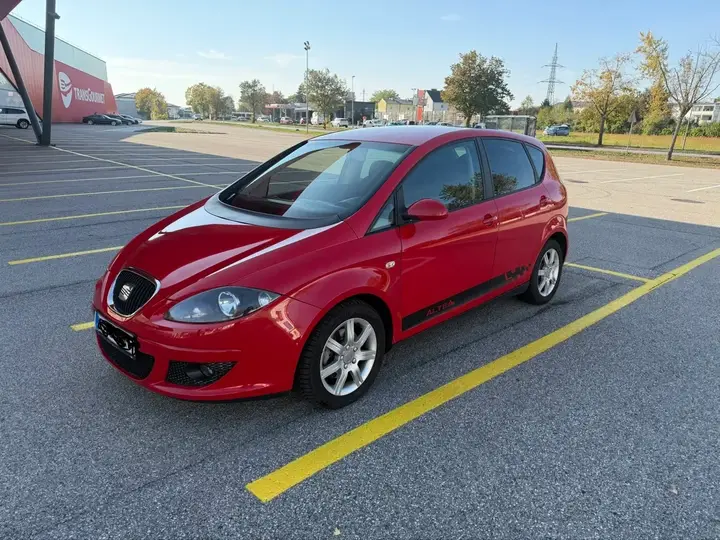 Seat Altea 2004 photo 2