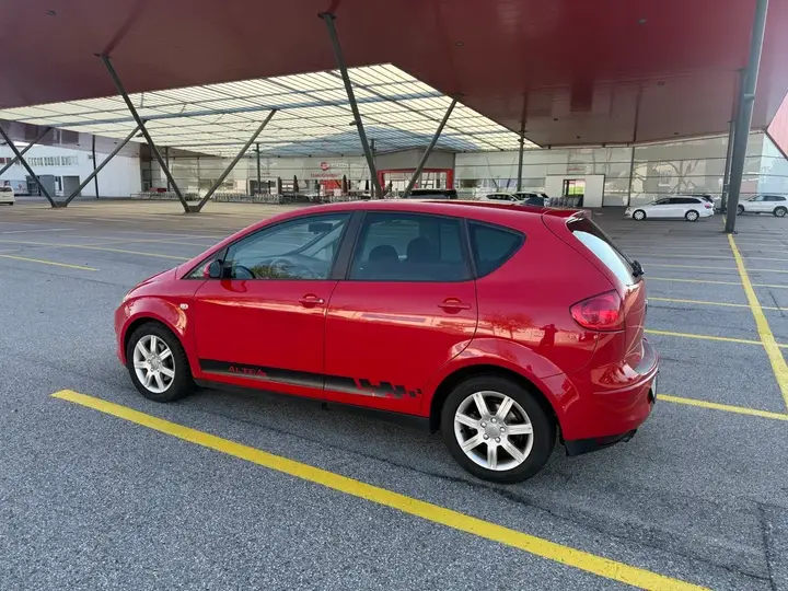 Seat Altea 2004 photo 3