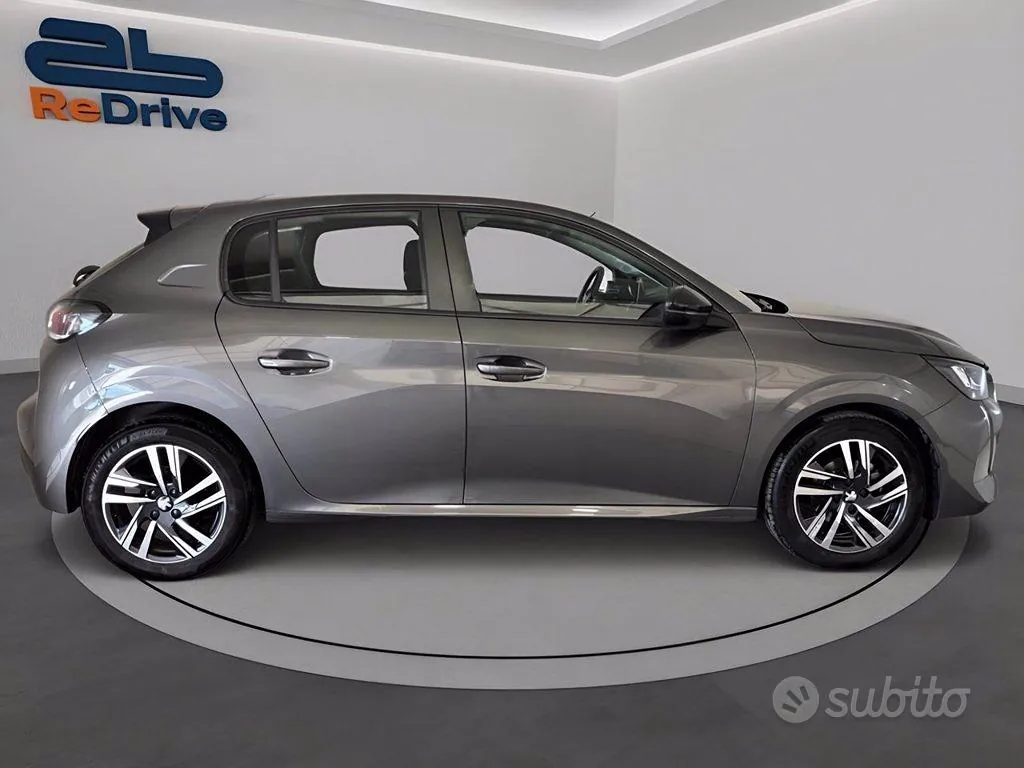 Peugeot 208 2023 photo 3