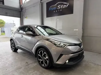 Toyota C-Hr 2018 photo 2