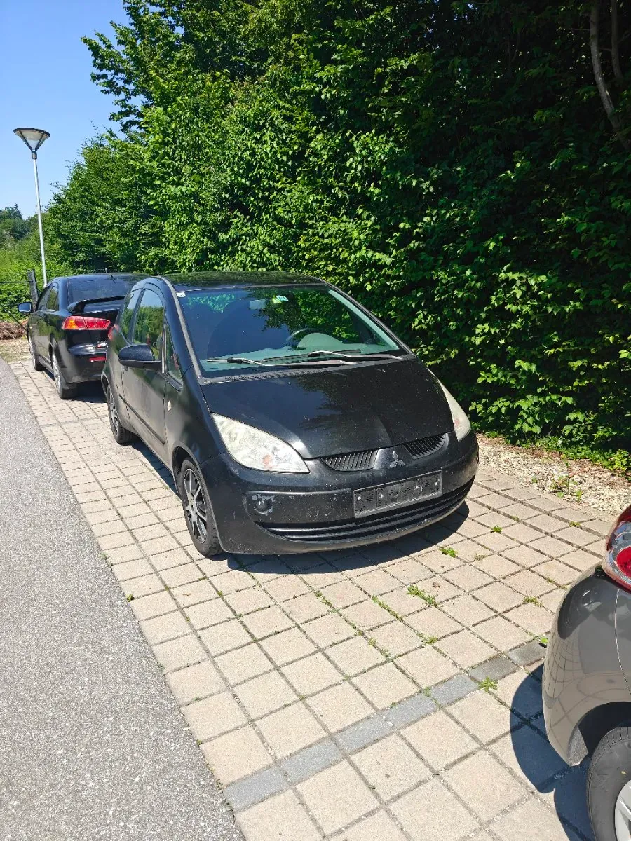 Mitsubishi Colt 2006 photo 2