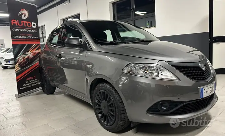 Lancia Ypsilon