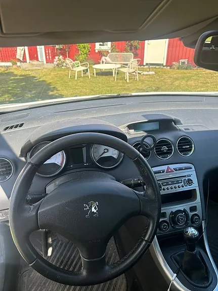 Peugeot 308 2008 photo 5