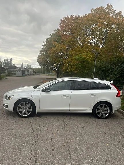 Volvo V60 2015 photo 2
