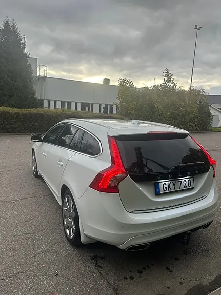 Volvo V60 2015 photo 3