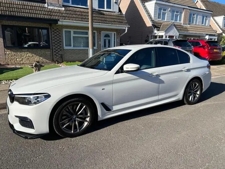 BMW 5 Series 2019 photo 5