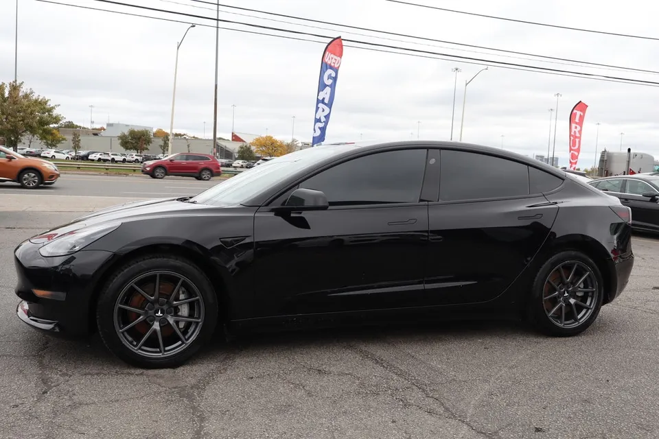 Tesla Model 3 2022 photo 3