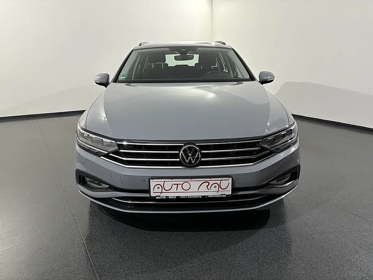 Volkswagen Passat 2022 photo 2
