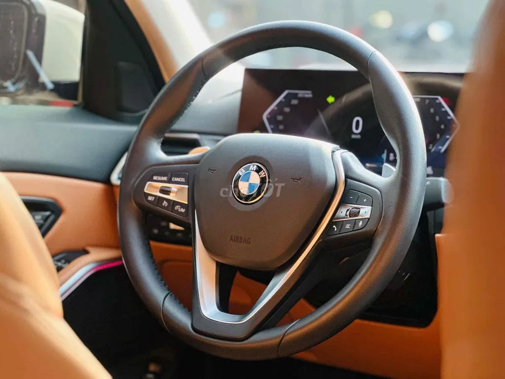 BMW 3 Series 2024 photo 2