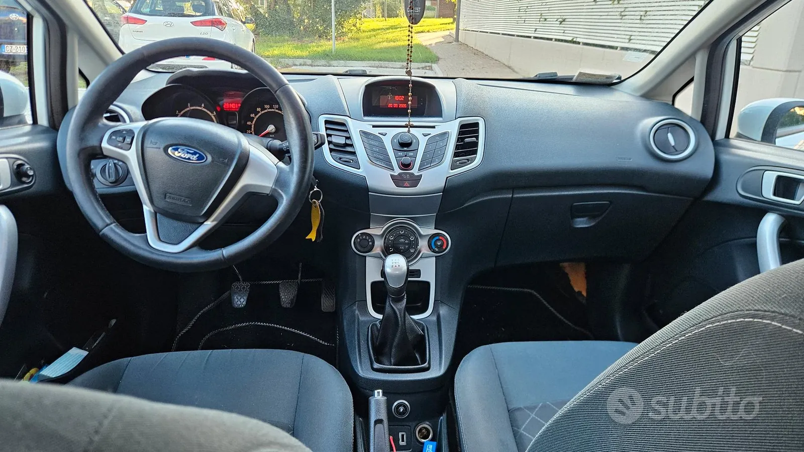 Ford Fiesta 2012 photo 4