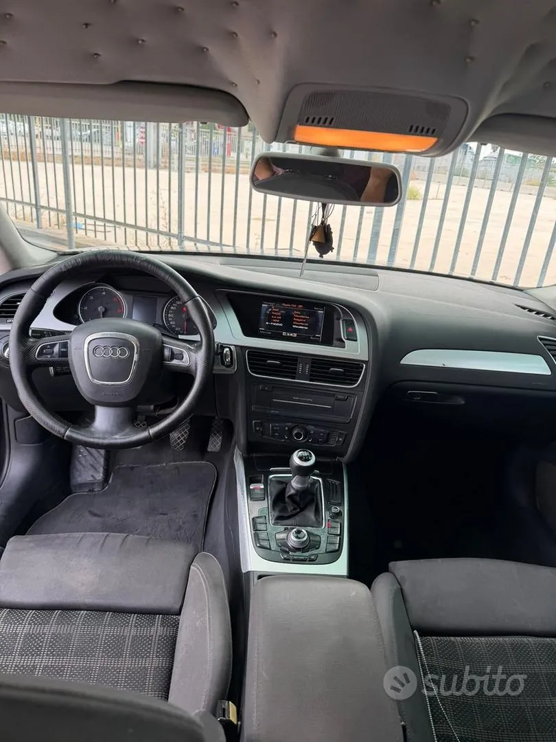 Audi A4 2010 photo 5