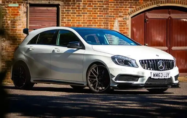 Mercedes-Benz A-Class 2013 photo 2