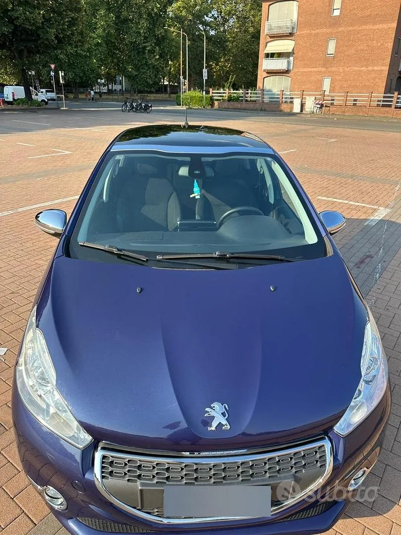 Peugeot 208 2012 photo 5
