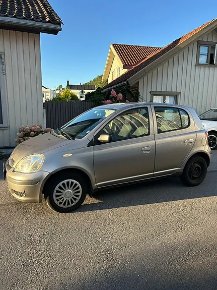 Toyota Yaris 2004 photo 3