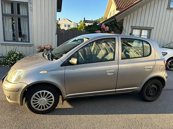 Toyota Yaris 2004 photo 4