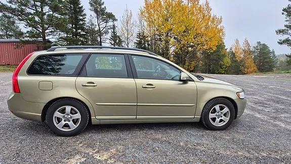 Volvo V50 2010 photo 2