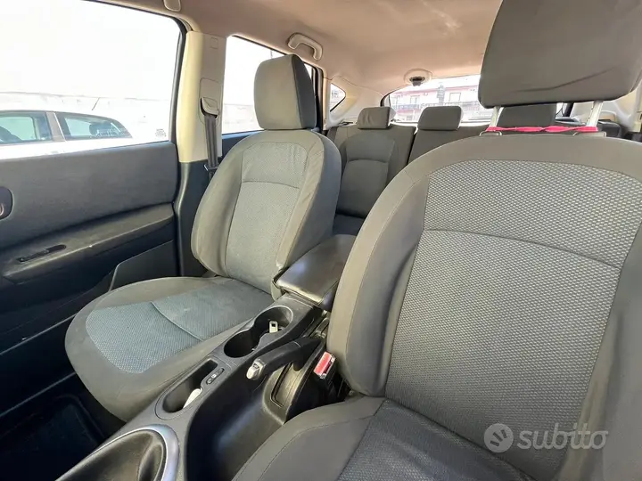 Nissan Qashqai 2012 photo 5
