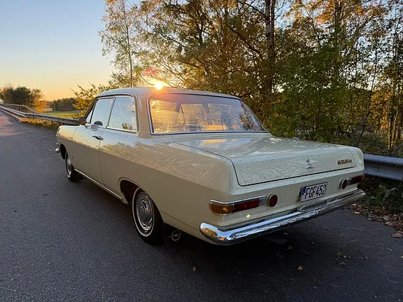 Opel Rekord 1965 photo 2