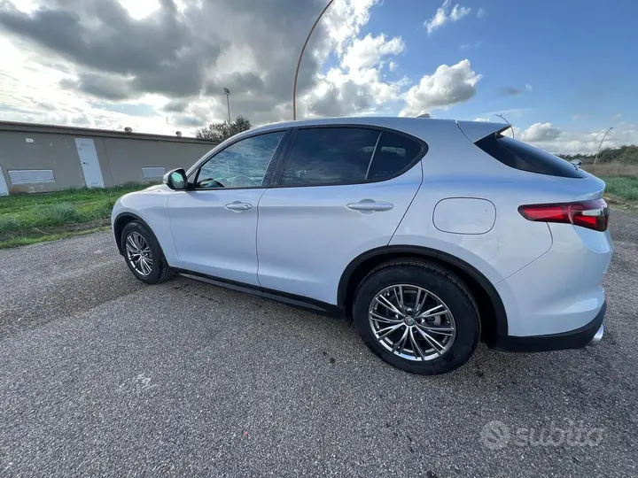 Alfa Romeo Stelvio 2021 photo 3