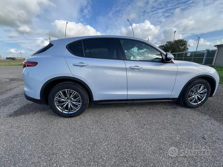 Alfa Romeo Stelvio 2021 photo 2
