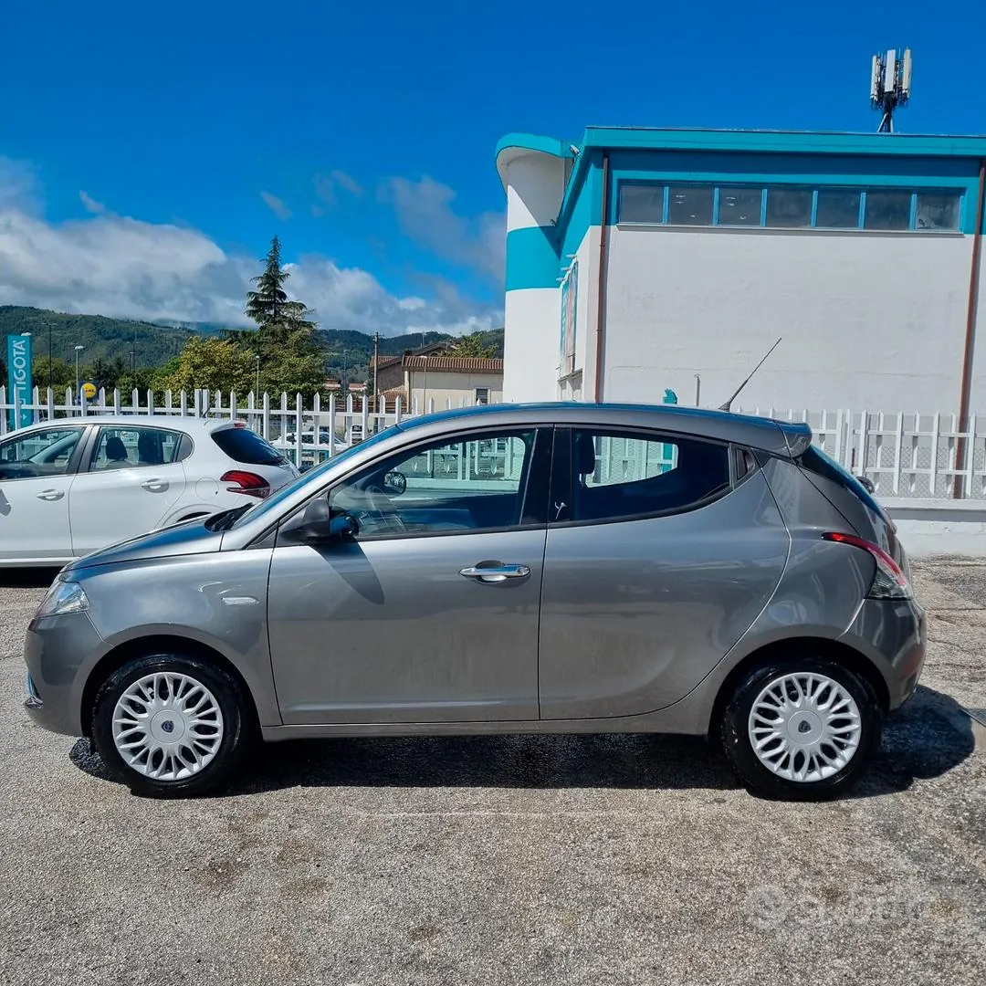 Lancia Ypsilon 2018 photo 5