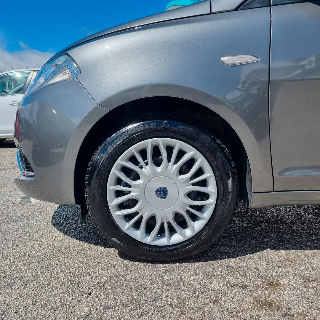 Lancia Ypsilon 2018 photo 4