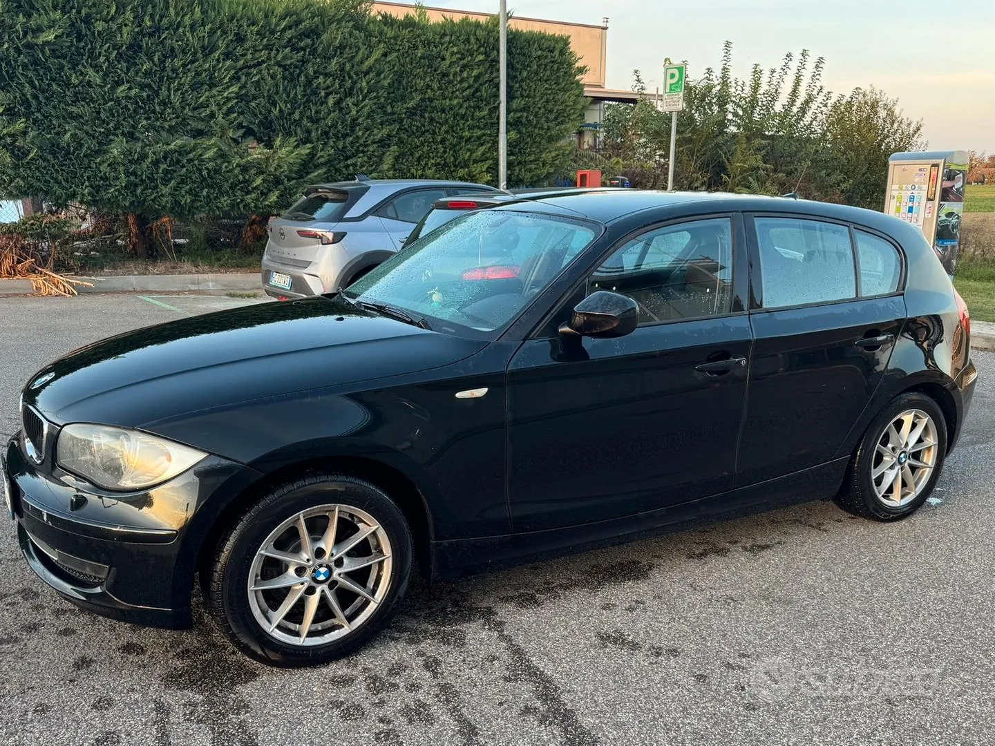 BMW 1 Series 2010 photo 2