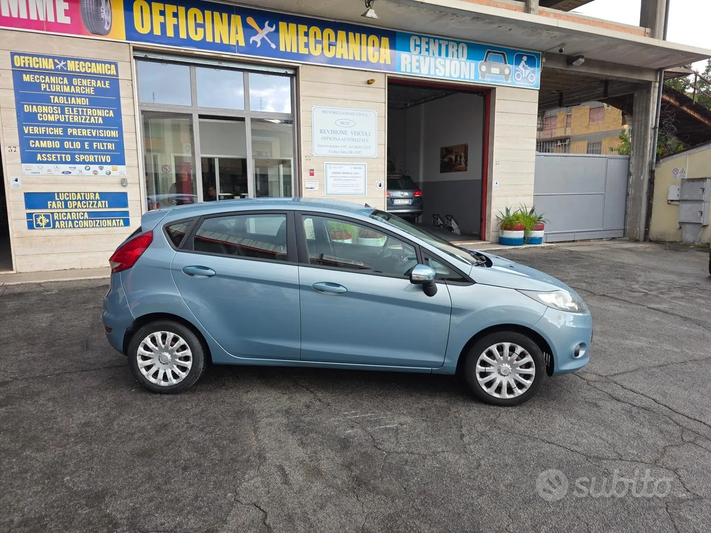 Ford Fiesta 2010 photo 2