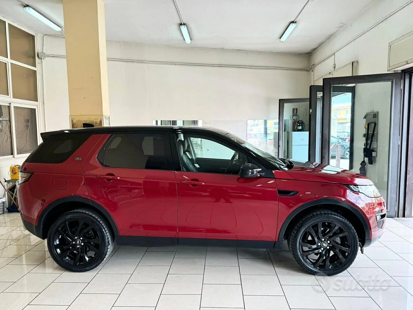 Land Rover Discovery Sport 2017 photo 3