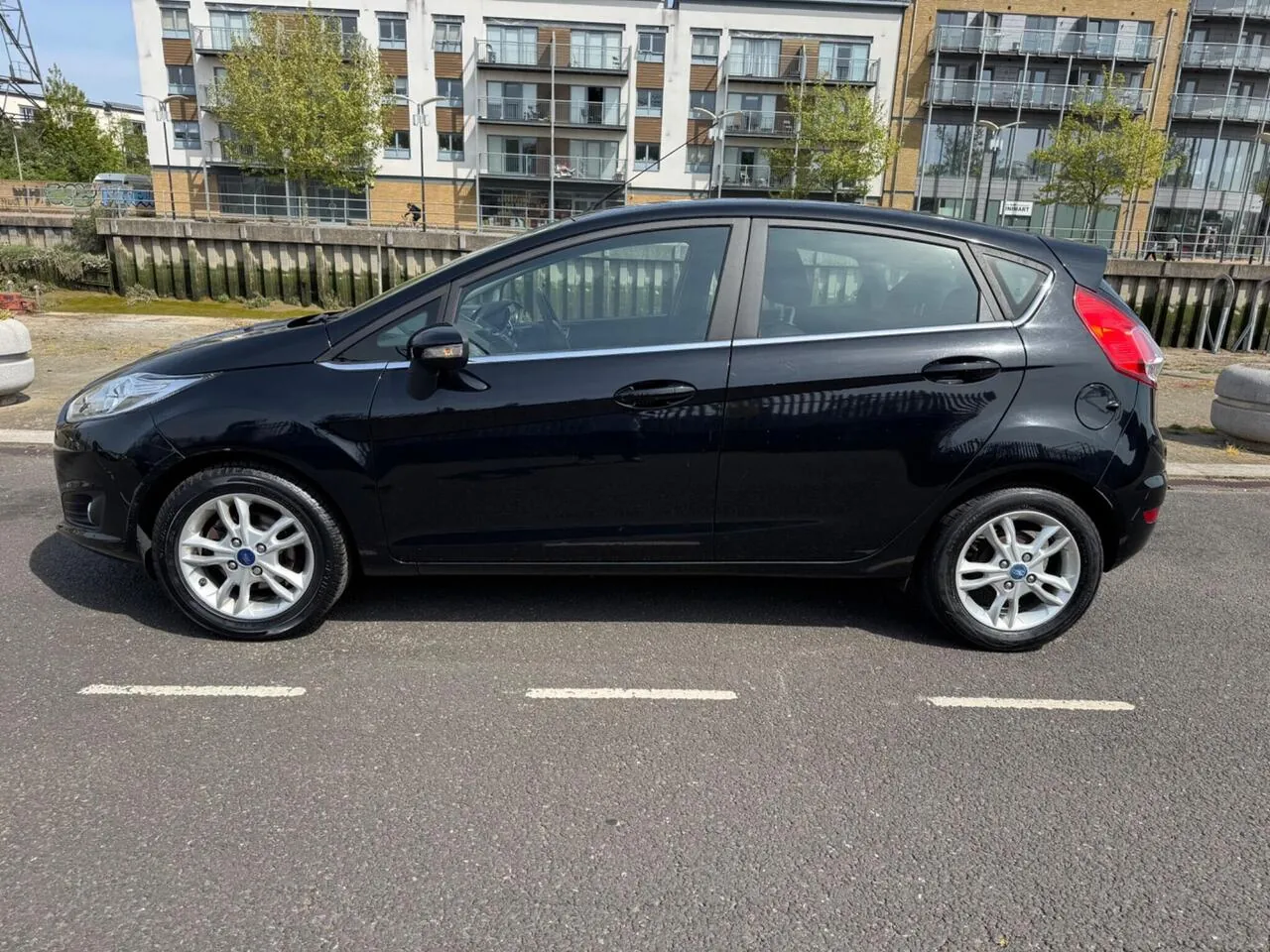 Ford Fiesta 2016 photo 2