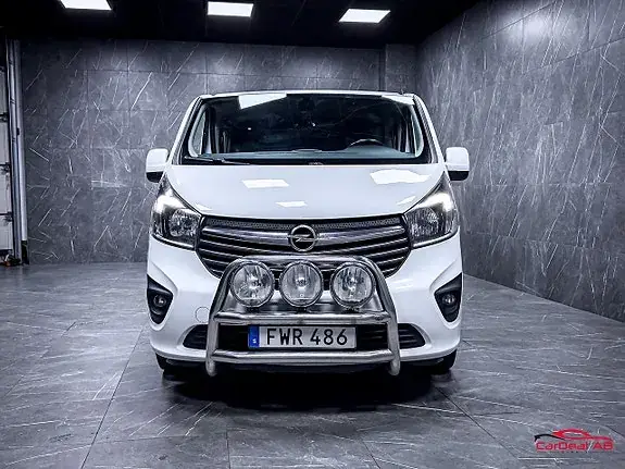 Opel Vivaro 2015 photo 2
