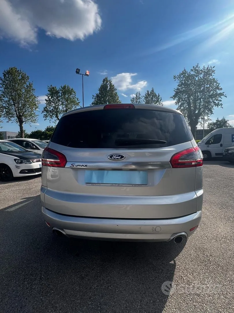 Ford S-Max 2012 photo 4