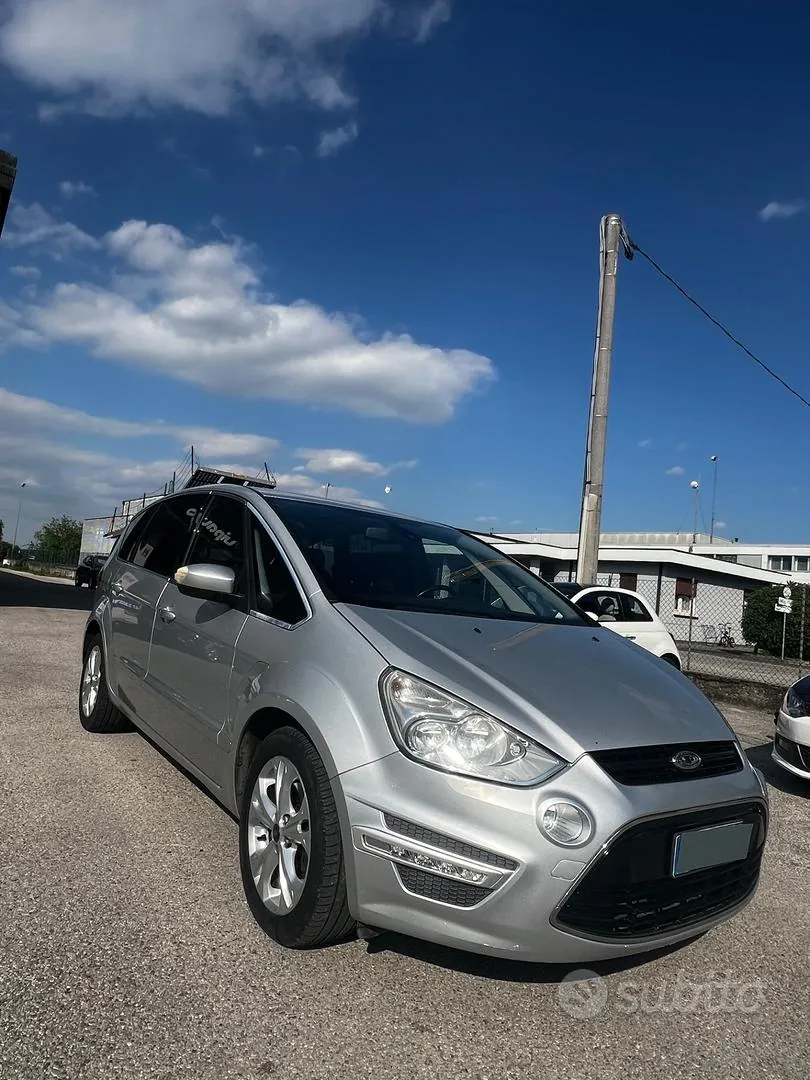 Ford S-Max 2012 photo 3