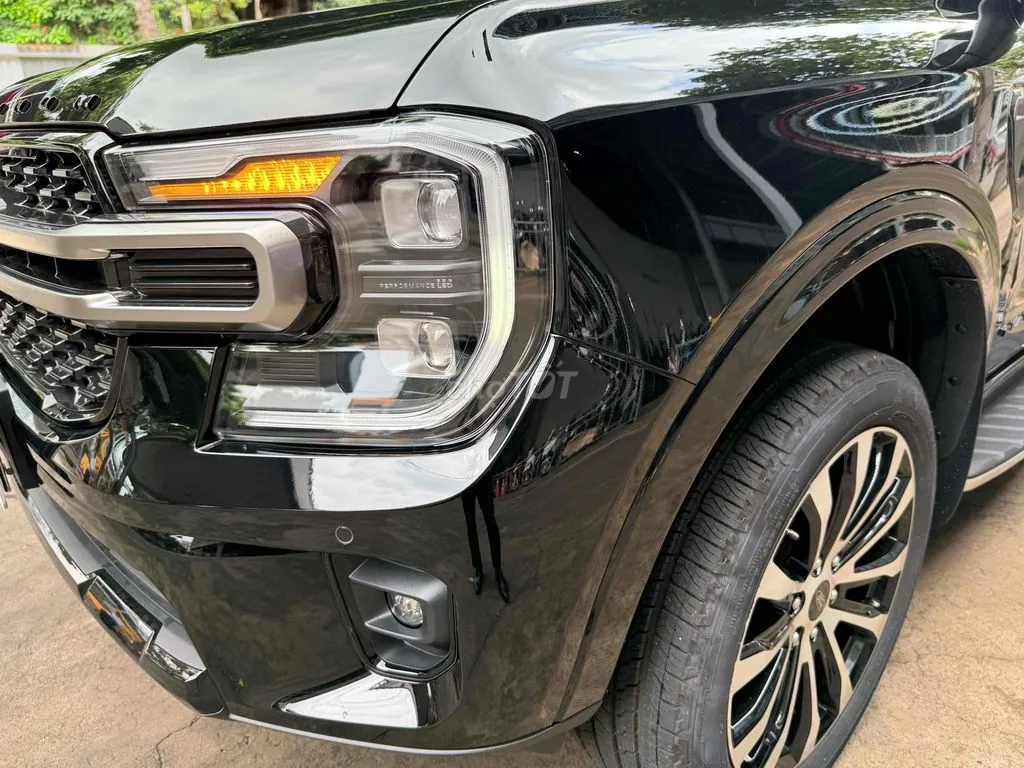 Ford Everest photo 2