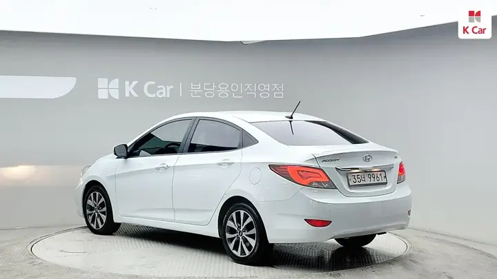 Hyundai Accent 2015 photo 2