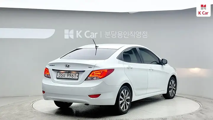 Hyundai Accent 2015 photo 4