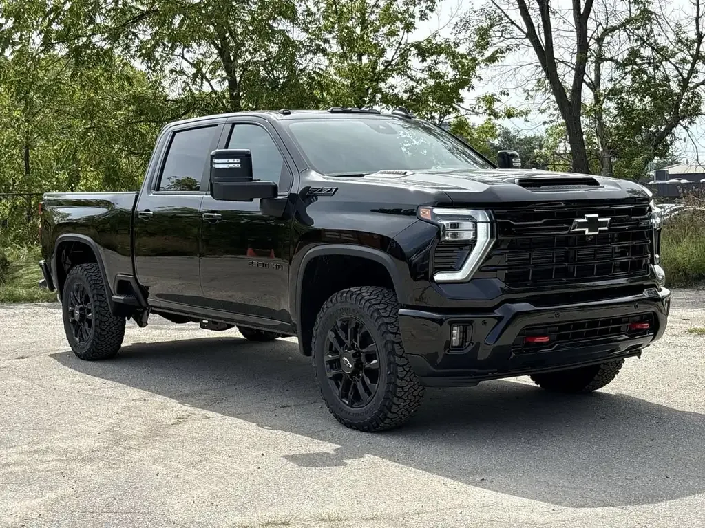 Chevrolet Silverado 2500 2026 photo 2