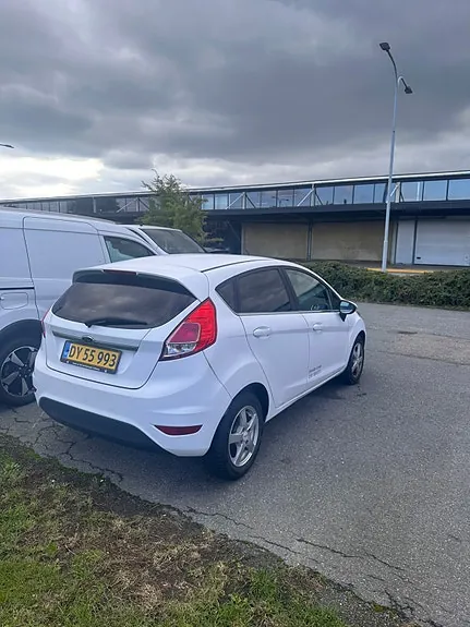 Ford Fiesta 2014 photo 2