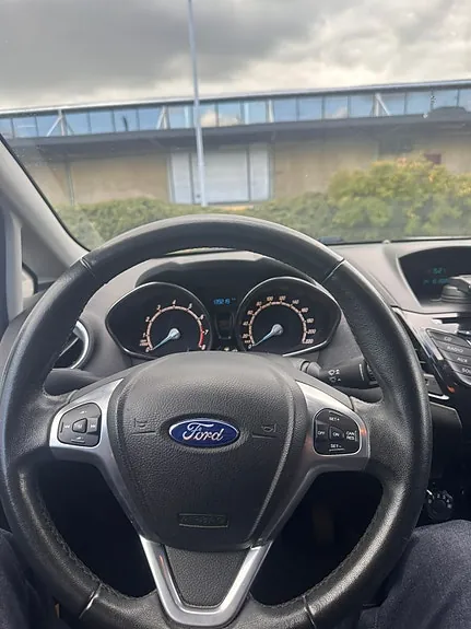Ford Fiesta 2014 photo 5