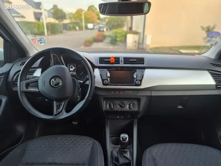 Skoda Fabia 2017 photo 2