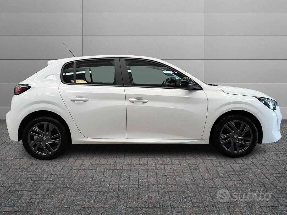 Peugeot 208 2022 photo 3