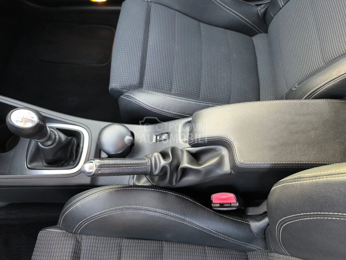 Renault Megane 2011 photo 3