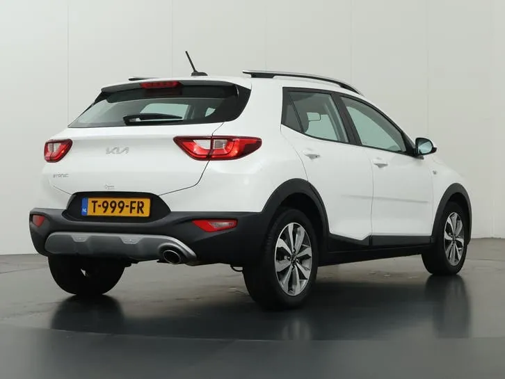 Kia Stonic 2023 photo 2