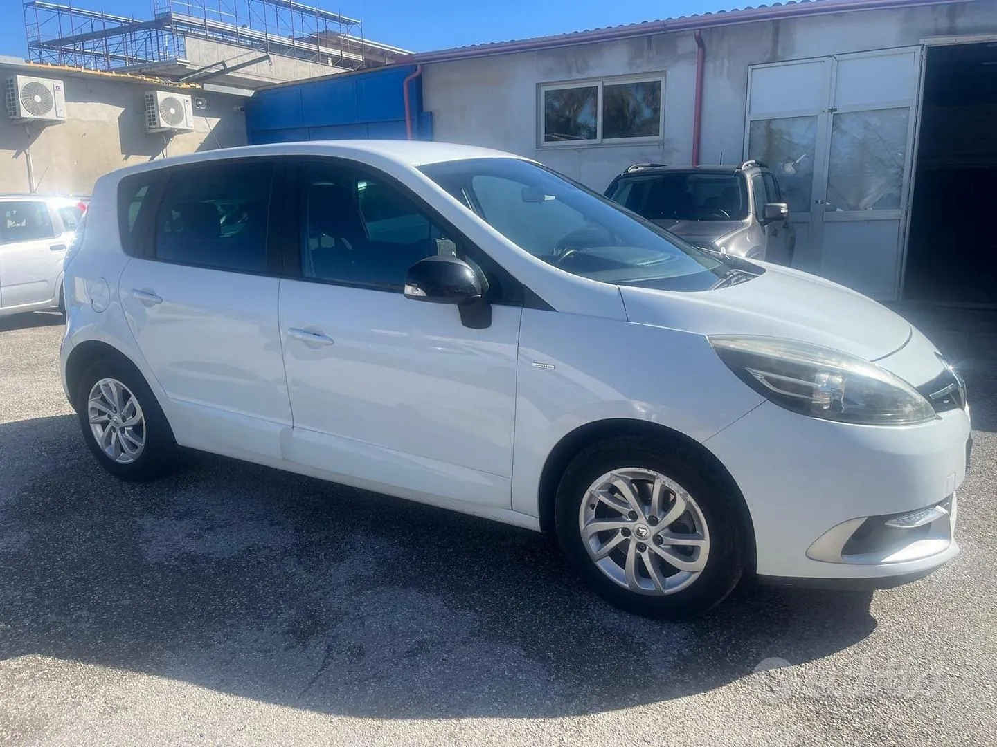Renault Scenic 2014 photo 5