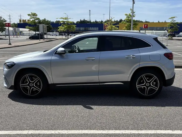 Mercedes-Benz Gla 2025 photo 3